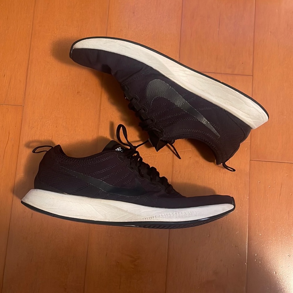 Nike running shoes black/white sz 12